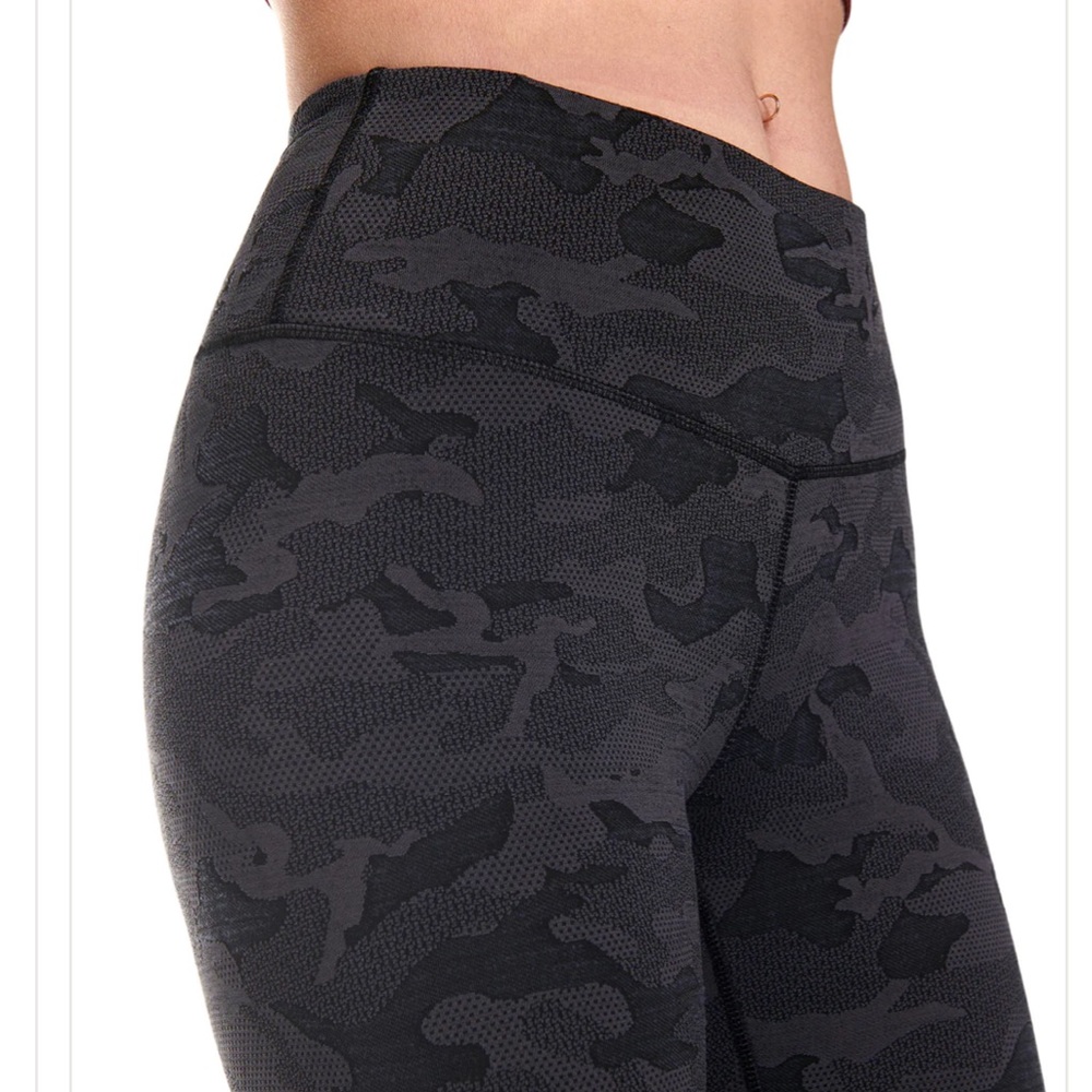 High-Waisted Navy Dancing Camo Leggings